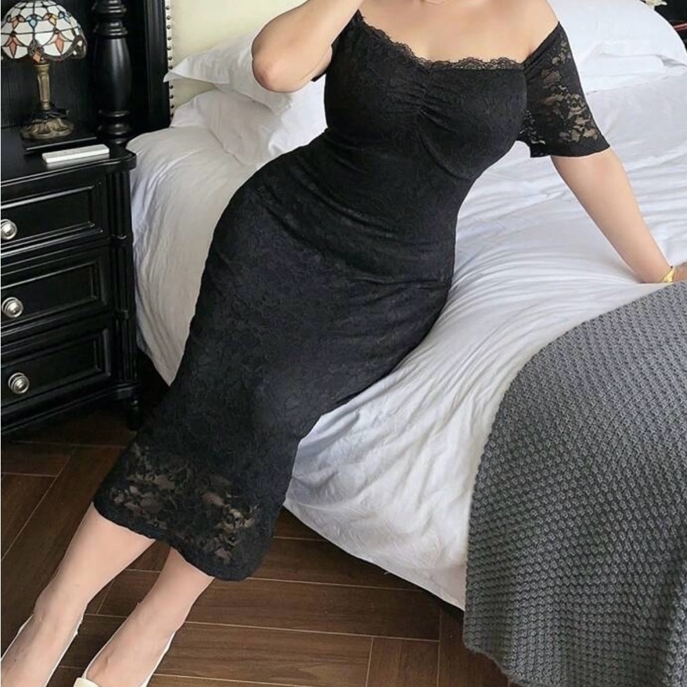 Elegant Black Lace Off-Shoulder Dress Off-the-Shoulder Lace Wrap Dress...